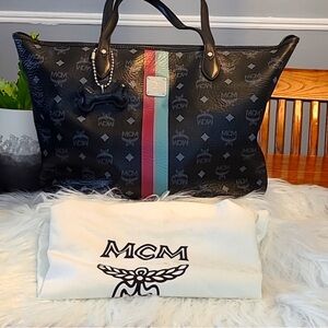 MCM Limited Edition Aren Visetos Black Tote, Dog Bone Charm, COA & Dust Bag, EUC